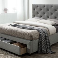 Brand New Light Grey Queen Storage Platform Bed Frame (Available In California & Eastern King)