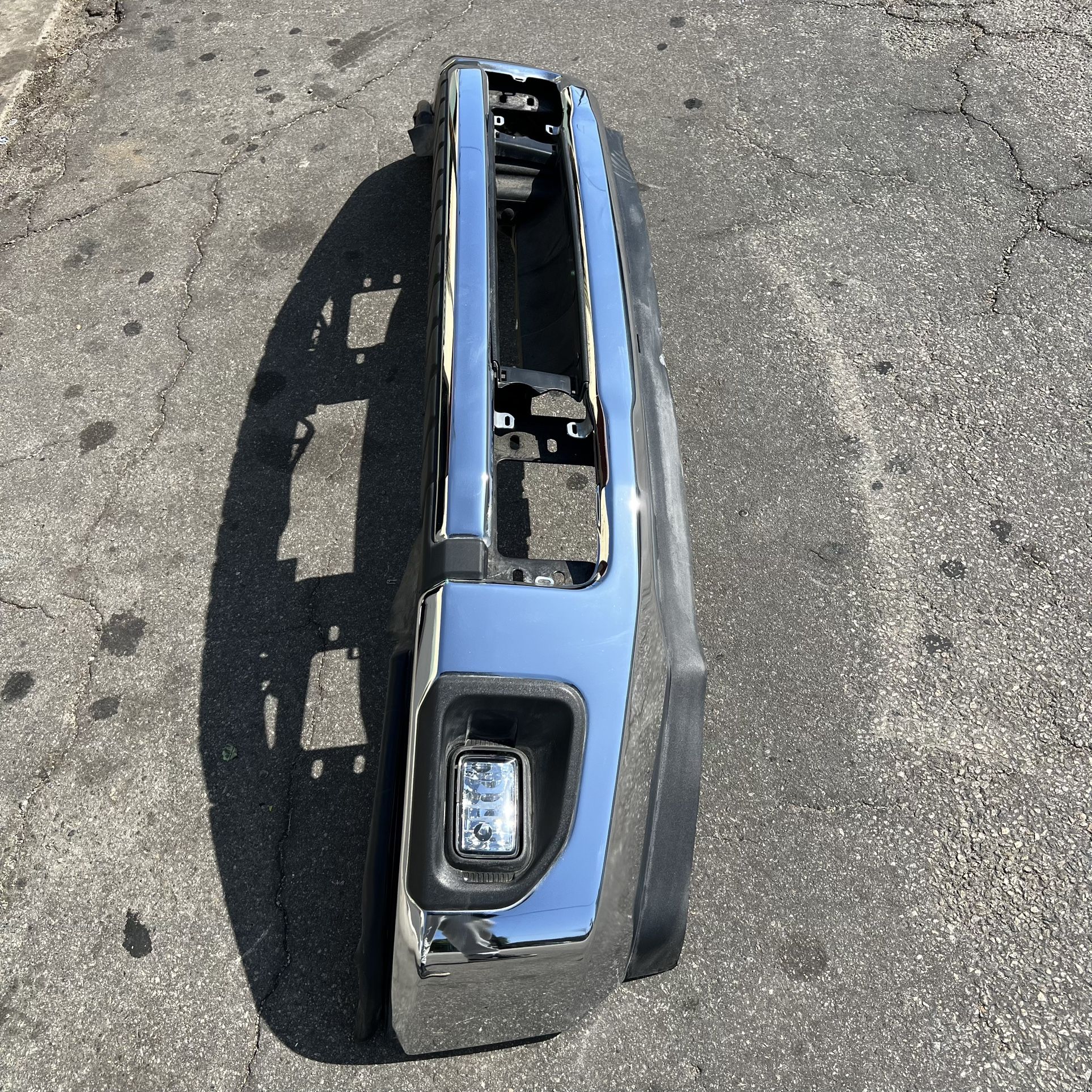Ford F250 F350 F450 F550 Front Bumper COMPLETE ASSEMBLY OEM 2020 2021 2022 (fog light)