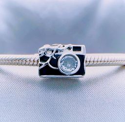 PANDORA Marvel Spider-Man Camera Charm
