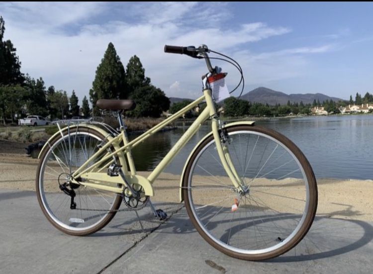 New beautiful Schwinn beach 🏖 cruiser speeds ladies girls