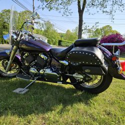 Motorcycle Yamaha V Star Classic 650