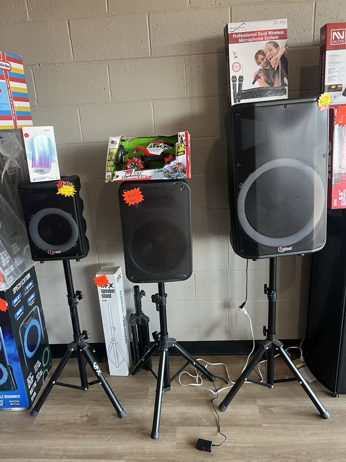 Bluetooth Speakers With Tripod Stands. Nuevas