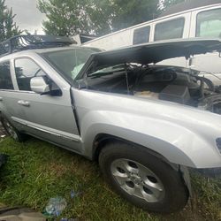 2008 Jeep Grand Cherokee V8 5.7 Hemi  FOR PARTS FOR PARTS 