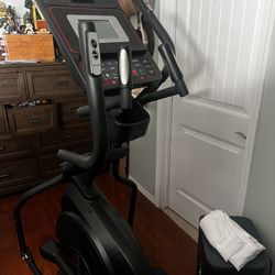 Solo Elliptical Machine