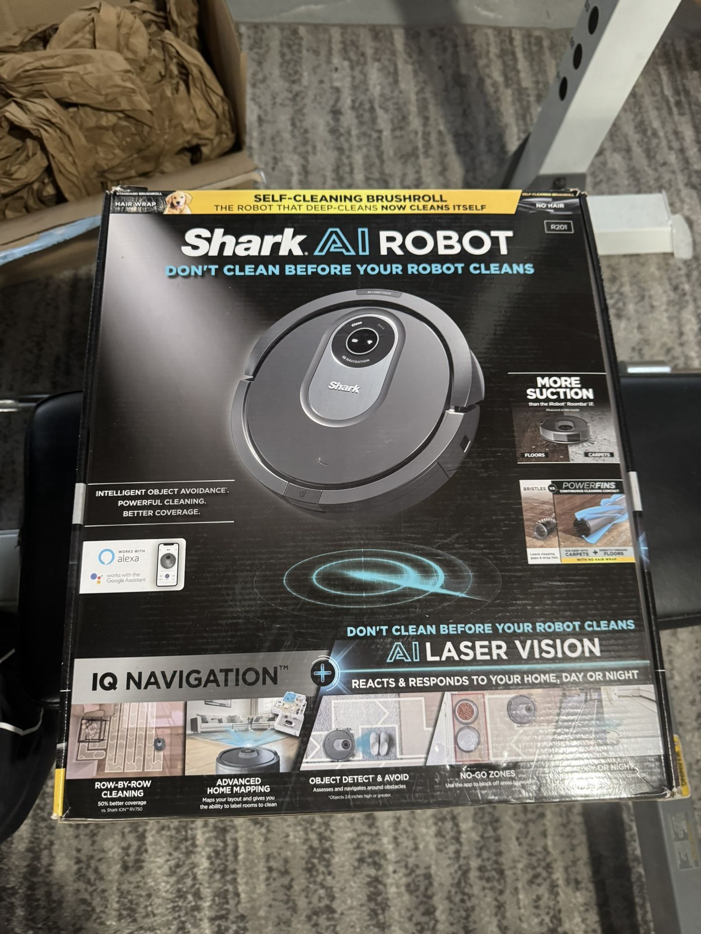 SHARK AI ROBOT VACUUM