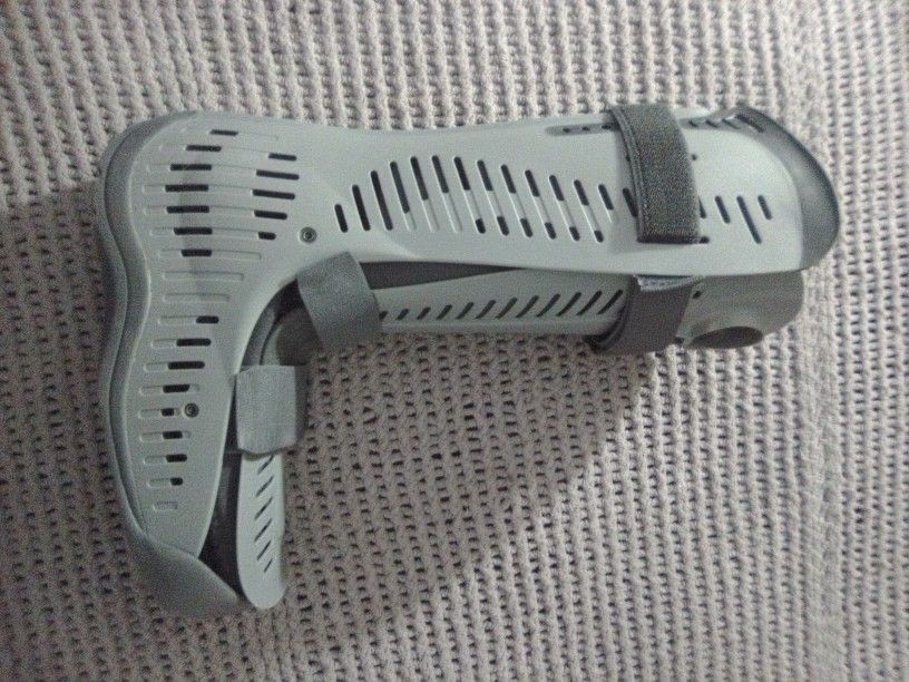 OSSUR MEDICAL BOOT REBOUND ANKL AND AIR SYSTEM FOR SPRAINED ANKLES, DROP FOOT, ETC