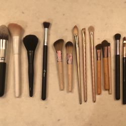 20 Piece Makeup Brush Collection Cosmetics Art Brushes Multiple Sizes And Brands