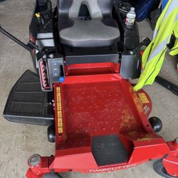 34 Inch Zero Turn Mower LIKE NEW