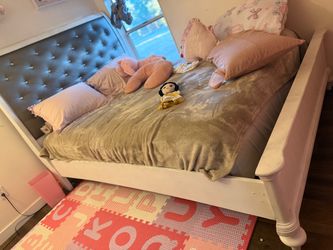 Queen bed