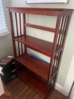 FAST SALE! $30 OBO - wood shelf in good condition