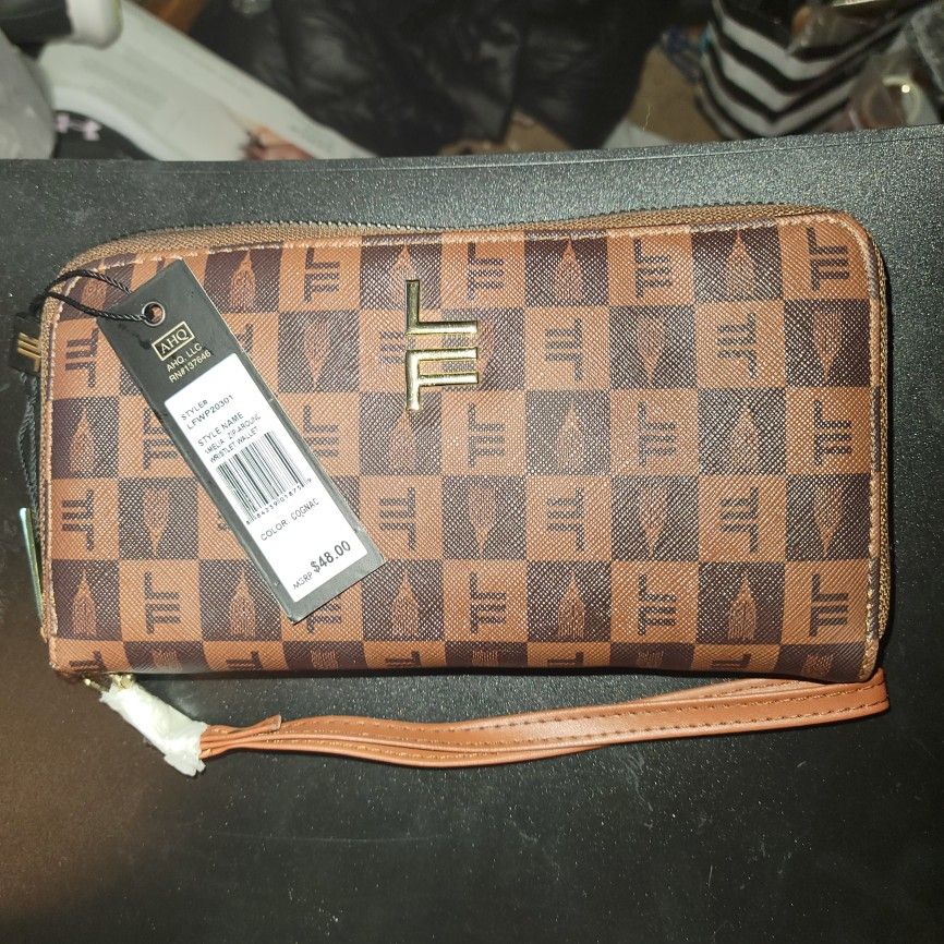 London Fog Wallet/Wristlet