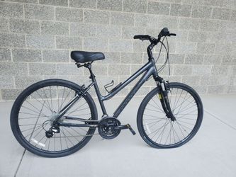 Cannondale Adventure Women’s 2 Hybrid Bike – Excellent Condition
