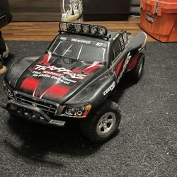 Traxxas Slash 4x4 VXL Charger And Battery Included 