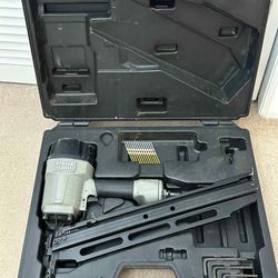 Porter Cable FR350A Round Head Framing Nailer With Hard Case And 2 Boxes Of Nails
