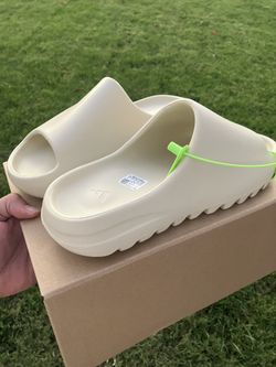 Yeezy Slide