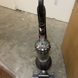 Dyson Vacuum 