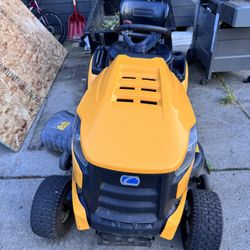 Cub Cadet XT1