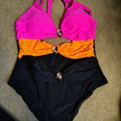 New Beautiful Bathing Suits SIZE 2xl. See Photos. Great Price 👍. Cash And Pickup Only