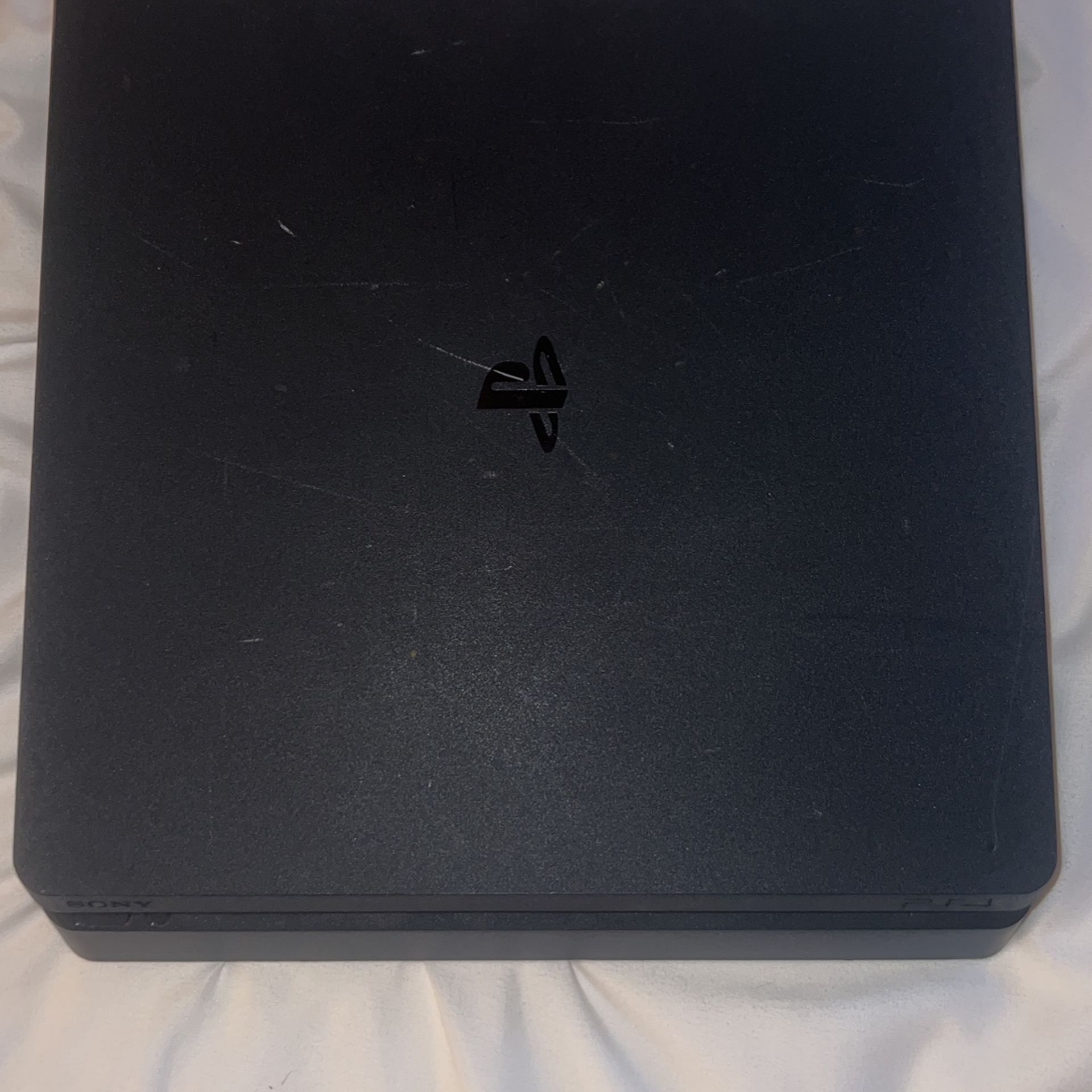 PS4 SLIM WITH CONTROLLER