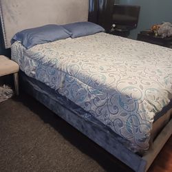 Queen Size Bedroom Set 