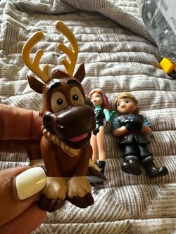 Frozen figurines