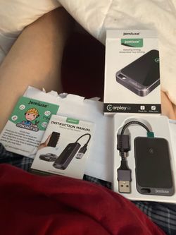 JEMLUSE : NEW NEVER INSTALLED WIRELESS CARPLAY ADAPTER