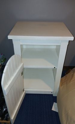 Nightstand/Cabinet decided to get a round Nightstand