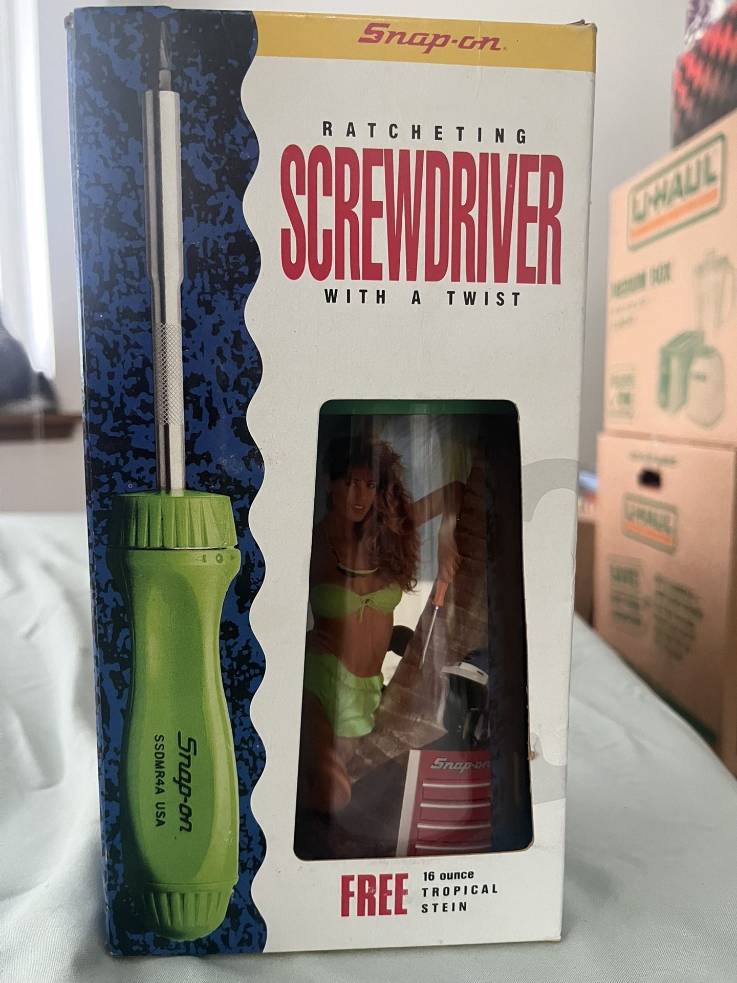 Racheting Screw Driver with a twist - Green Bikini Stein