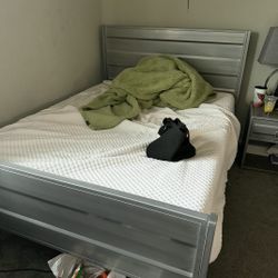 Full Size Bed & Nightstand