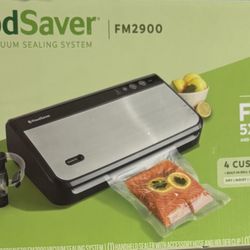 FoodSaver Vacuum Sealing System FM2900
