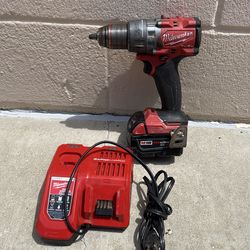 Milwaukee fuel hammer drill set