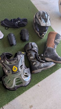 Dirt bike riding gear - adult male