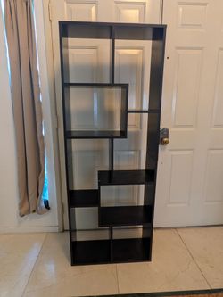 Bookshelf or TV stand - Use horizontal or Verical