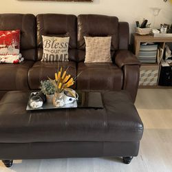 3 SEATER LEATHER COUCH, ELECTRIC RECLINER W.Ottoman