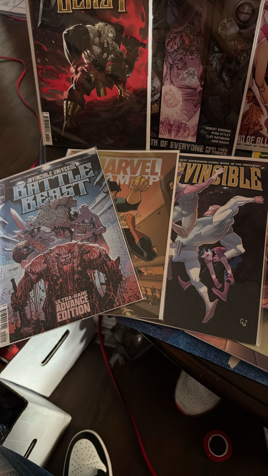 Invincible Comic Lot Battle Beast