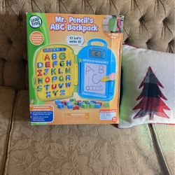 Mr. Pencil’s ABC Back Pack New  Solo Se Abrio $15.00