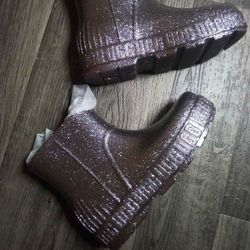 New In Box UGG Sparkle Boots Women's Size6