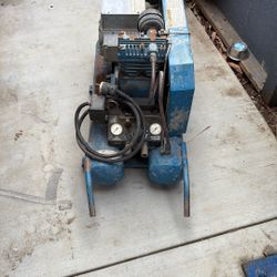Air Compresor 120 Volts  — 220 Volts  