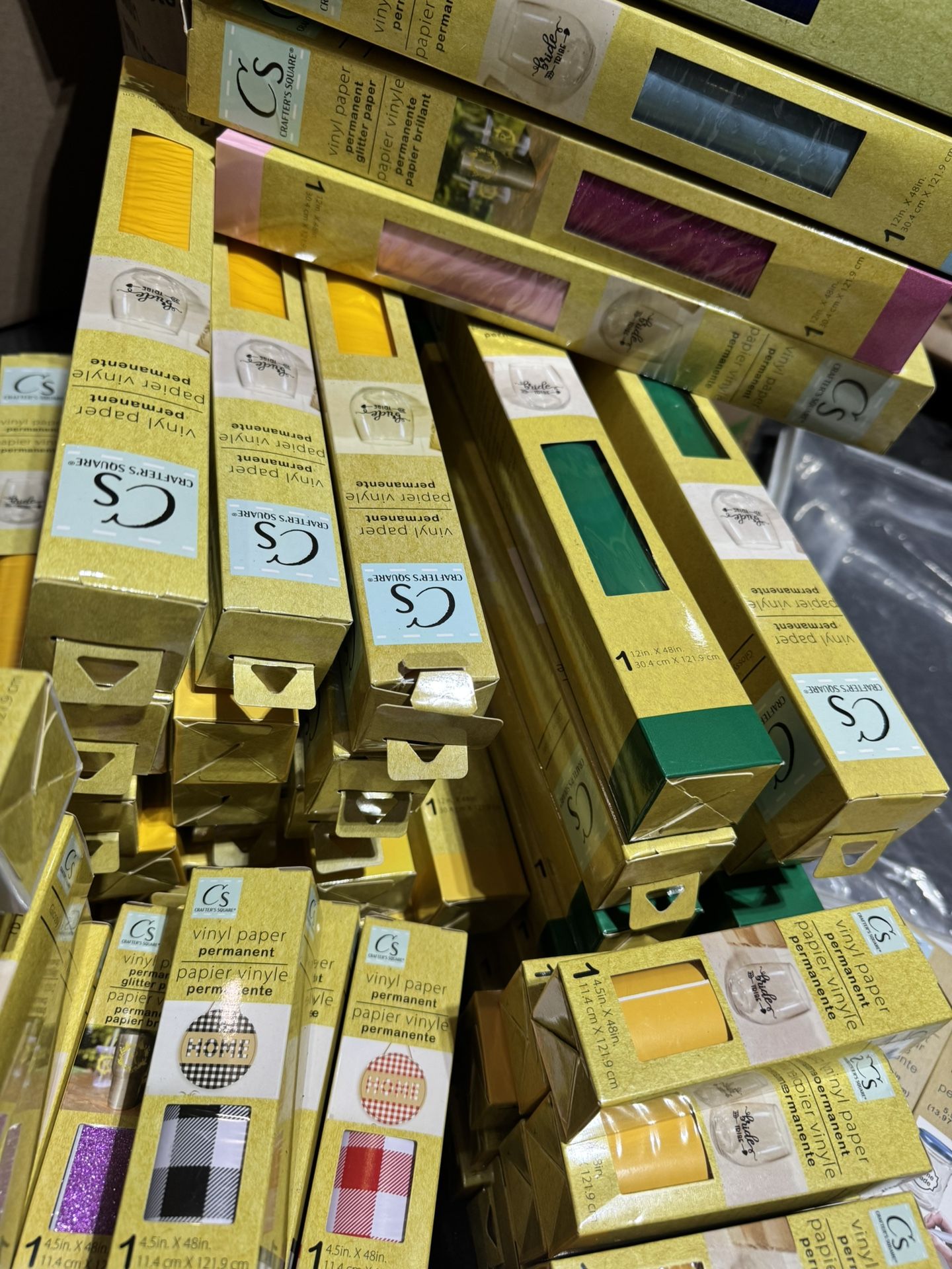 All Kind Of Stuff To Make A Nice Decorating