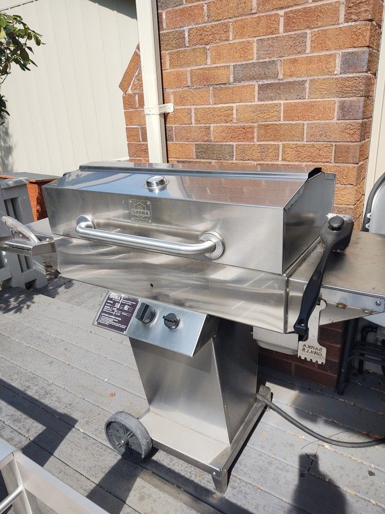 Sarka stainless steel propane grill