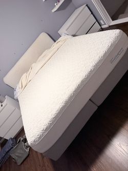 California king Tempur-Pedic Cloud Supreme Breeze Mattress