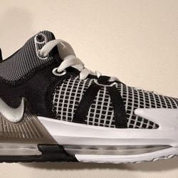 Nike LeBron Witness 7 - Size 10 - Brand New, Never Worn 