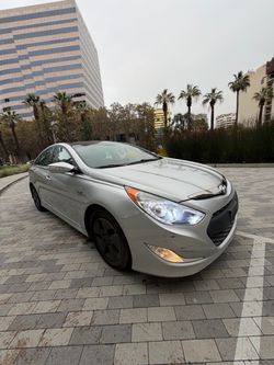 2012 Hyundai sonata hybrid