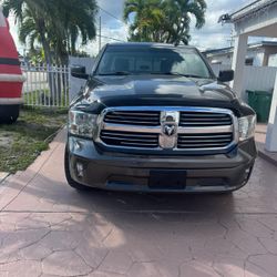 RAM 1500 Título Limpio 