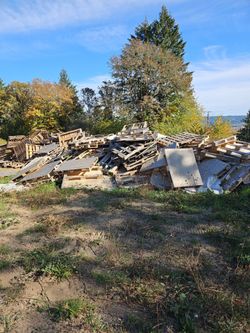 Large Lot of Used Wood Pallets