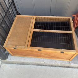 Wood Terrarium With Removable Plastic Bin