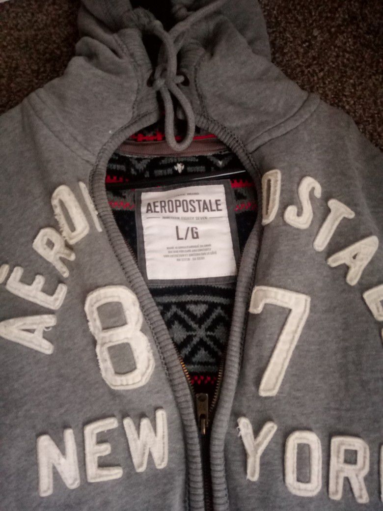 Aeropostale Hoodie Large... With Amazing Material On Inside