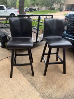 2 bar stools swivel leather