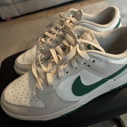 Nikes Used $25 Size 7.5