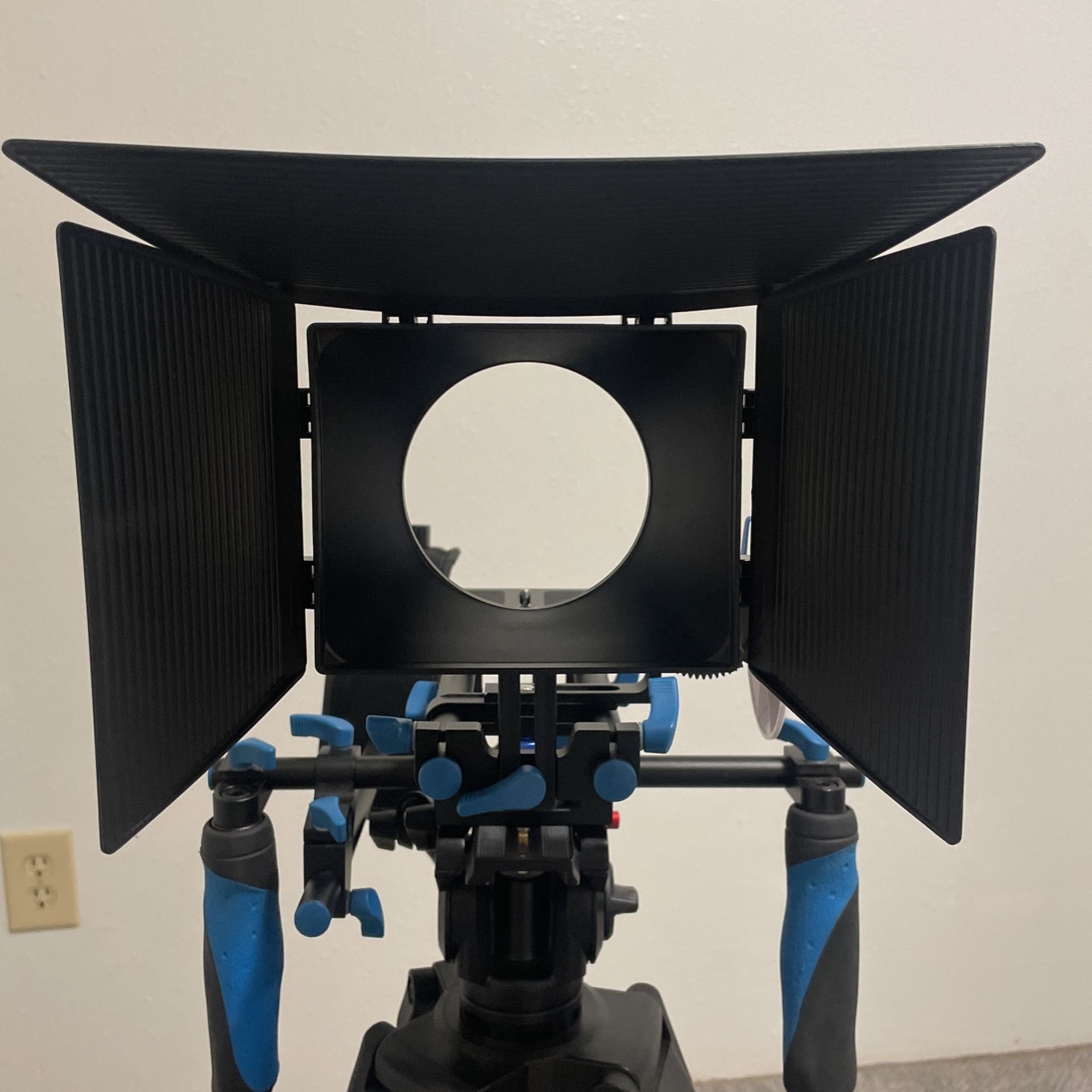 Neewer Matte box for Sale in Seattle, WA OfferUp